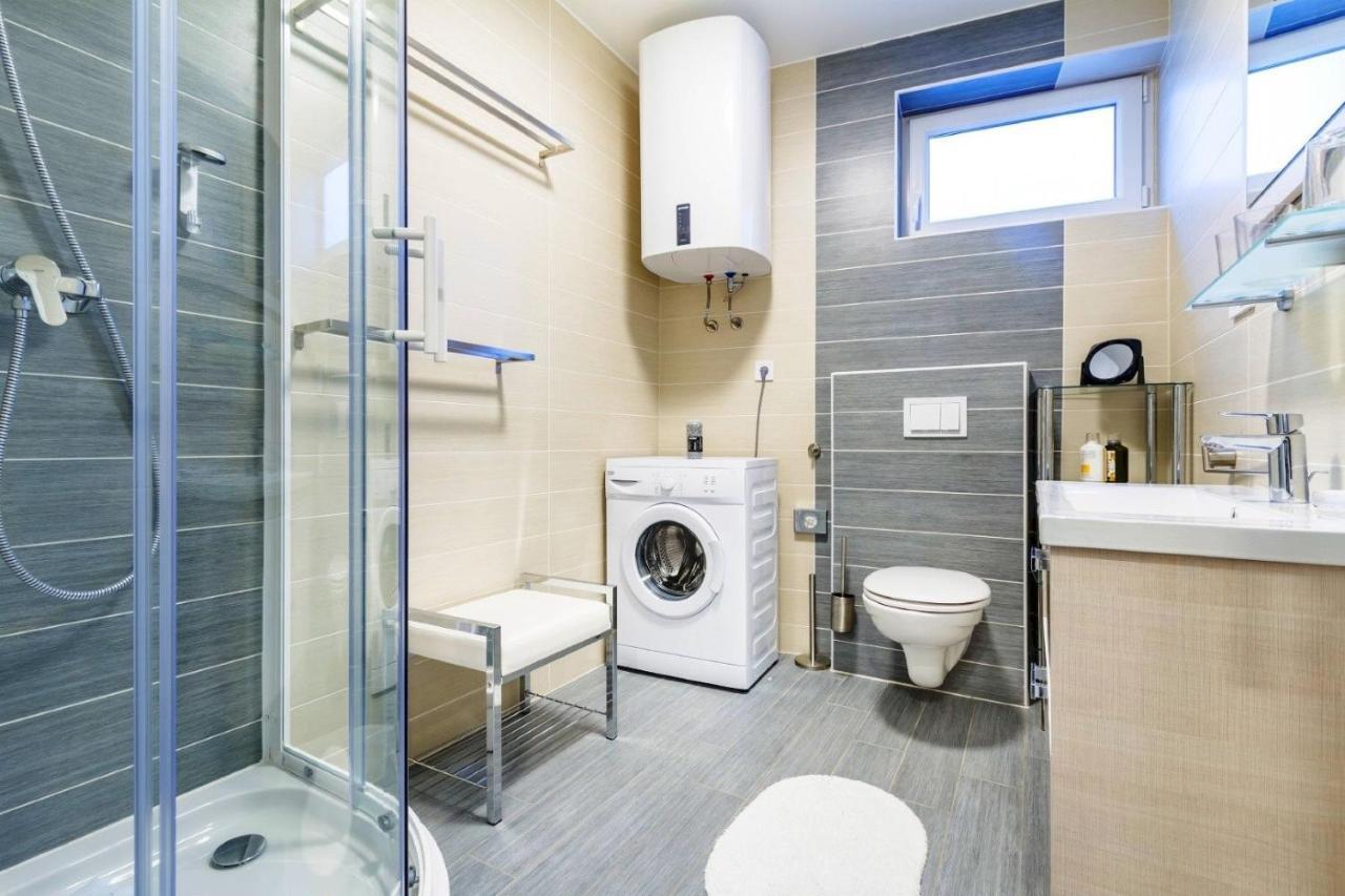 Apartments Iskra Malinska Εξωτερικό φωτογραφία